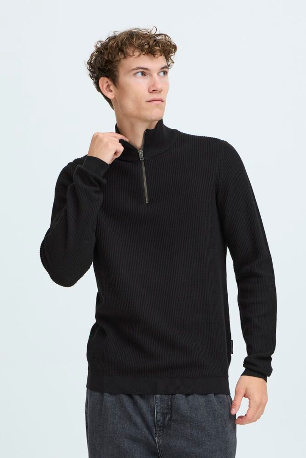 CASUAL FRIDAY Black 1/4 Zip