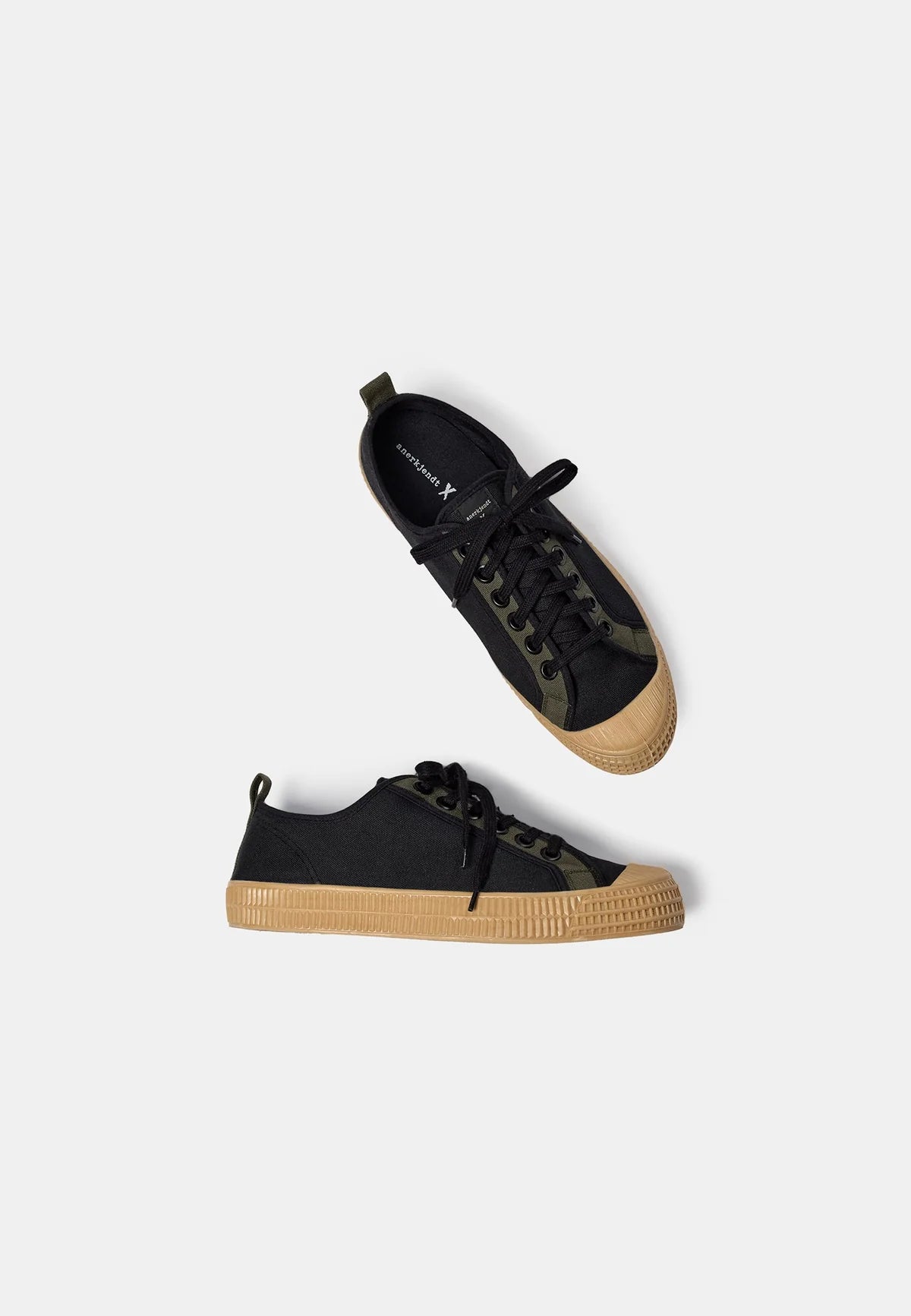 ANERKJENDT x NOVESTA Black Sneaker